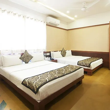 Uddhav Vilas A Family Hotel Udaipur Exterior photo