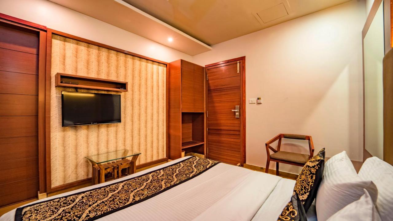 Uddhav A Family Hotel 3*