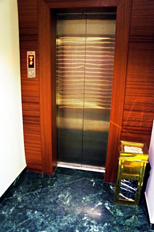 Uddhav A Family Hotel
